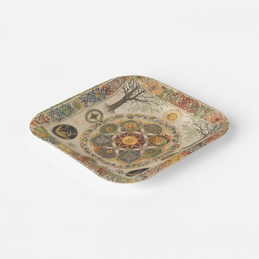 Keltische Knüpfarbeit und Sonnensymbole Litha Pappteller (Gewinkelt)