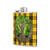 Keltischer Baum des Lebens und des Clan MacLeod Flachmann (Links)
