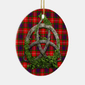 Keltischer Dreiheits-Knoten und Clan Fraser Tartan Keramikornament (Rechts)