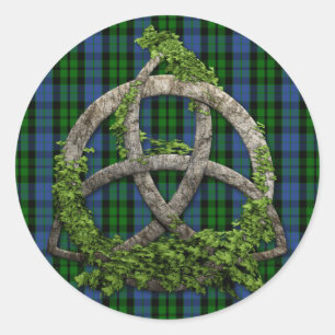 Keltischer Dreiheits-Knoten und Clan MacKay Tartan Runder Aufkleber