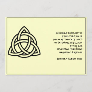 Keltischer Knoten im schwarzen und mythischen Einladung