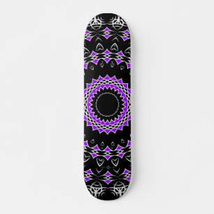 Keltischer Stammes- Mandala (lila) Skateboard