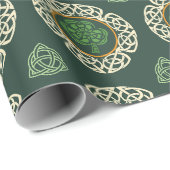 Keltisches irisches Kleeblatt Schild Traditionelle Geschenkpapier (Rolleneckpunkt)