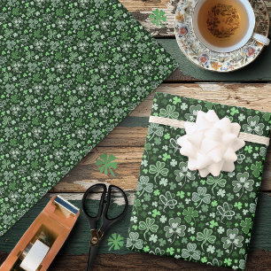 Keltisches Kleeblattmuster Grüne Irische Herzen Geschenkpapier
