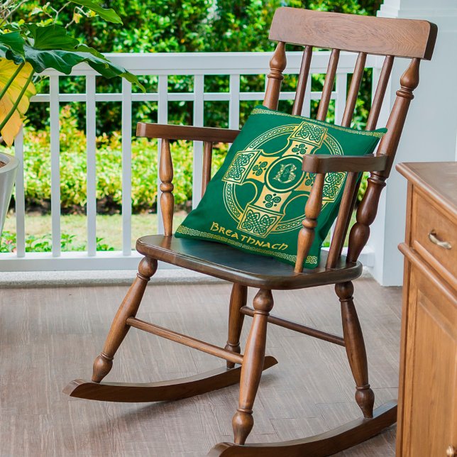 Keltisches Kreuz und Knoten Buchstaben B Monogramm Kissen (Von Creator hochgeladen)