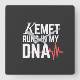 Kemet Runs in My DNA |  Quadratische Wanduhr