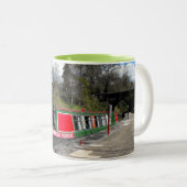 Kenavon Venture bei Devizes Zweifarbige Tasse (VorderseiteRechts)