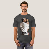 Kendrick Lamar mit Ba-Geschenk T-Shirt (Vorne ganz)
