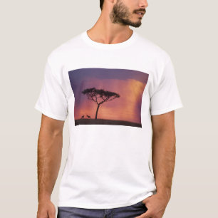 Kenia: Masai Mara Nationalpark, Sunset. T-Shirt