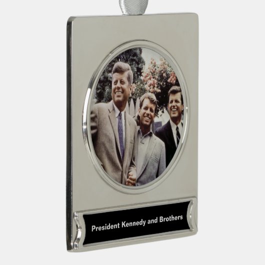 Kennedy Brothers, Präsident John, Robert & Ted Banner-Ornament Silber (Rechts)