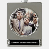 Kennedy Brothers, Präsident John, Robert & Ted Banner-Ornament Silber (Vorderseite)