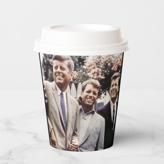 Kennedy Brothers, Präsident John, Robert & Ted Pappbecher (Vorderseite)