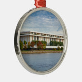 Kennedy Center Ornament Aus Metall (Rechts)