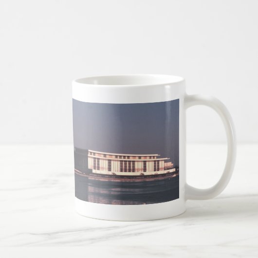 Kennedy-Mitte für die darstellenden Künste Kaffeetasse (Rechts)