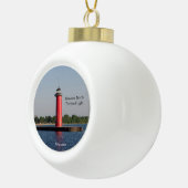 Kenosha North Pierhead Ball oder Schneeflocke Keramik Kugel-Ornament (Rechts)