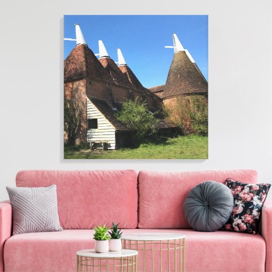 Kentish Oast Leinwanddruck (Insitu (Wohnzimmer))