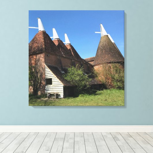 Kentish Oast Leinwanddruck (Insitu (Holzboden))