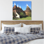 Kentish Oast Leinwanddruck (Insitu (Schlafzimmer))