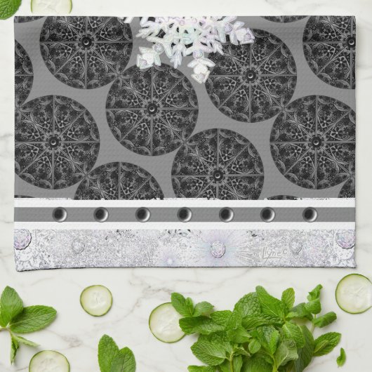 Keramik, schwarz und Schneeflocke Geschirrtuch (Gefaltet)