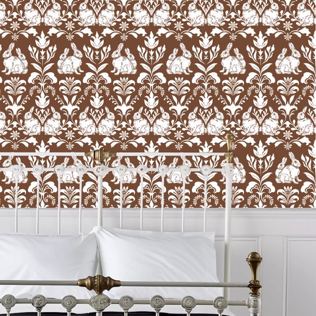 Kernkaninchen Tapete (Cottagecore Rabbit Wallpaper behind a white metal bed frame. )