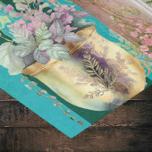 Kerntüren und Blume auf grünen Streifen Seidenpapier