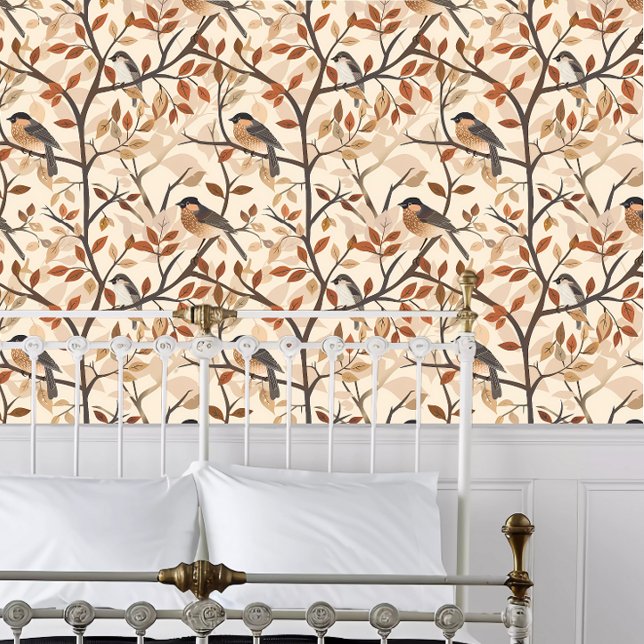 Kernvögel in Bäumen Tapete (Cottagecore Birds Sitting in Trees Wallpaper behind a white metal framed bed.)