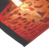 Kerze auf schwarzem Hintergrund Tischdecke (Schrägansicht)