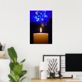 Kerze unter blauem Licht Poster (Heimbüro)
