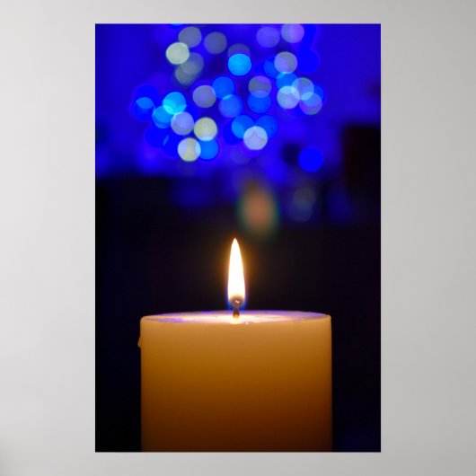 Kerze unter blauem Licht Poster (Vorne)