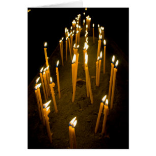 Kerzen in einer Kirche angezündet, Armenien