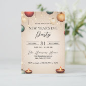 Kerzen und Ornamente Beige Silvesterabend Party Einladung (Stehend Vorderseite)