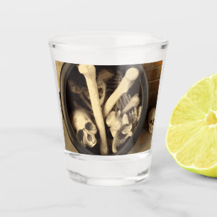 Kessel der Knochen Schnapsglas