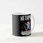 Ketamine Skiing Jumping Bär Weiß Kaffeetasse (VorderseiteRechts)