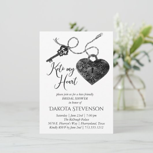 Keto My Heart | Modernes Lock and Key Brautparty Einladung (Stehend Vorderseite)