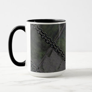 Ketten auf Vintagem Holz Tasse