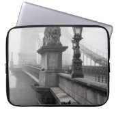KETTENBRÜCKE, BUDAPEST LAPTOPSCHUTZHÜLLE (Vorderseite)