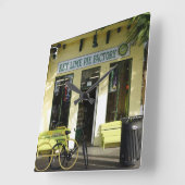 Key Limon Pie Quadratische Wanduhr (Winkel)