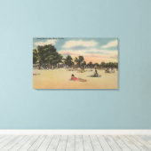 Key West, FL - View South Beath w/Sunbathers Leinwanddruck (Insitu (Holzboden))