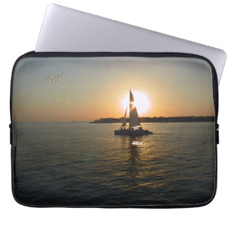Key West Sunset Sailing mit/ohne Namen oder Initia Laptopschutzhülle