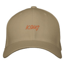 Khaki Color King Text mit einfacher Flechtwolle
