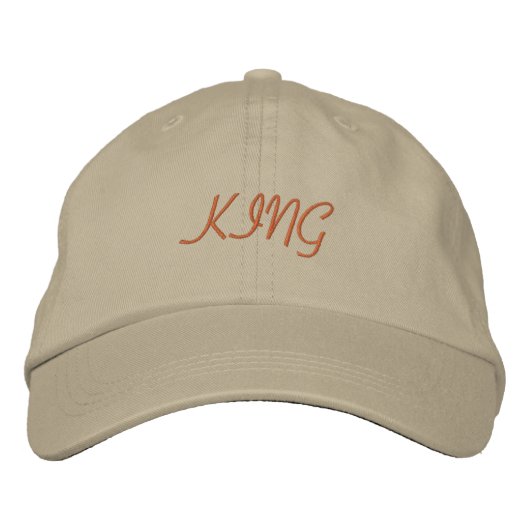 Khaki Majesty: "King" bestickt Hat Bestickte Baseballkappe (Vorderseite)