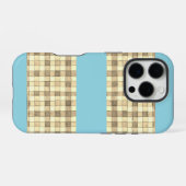 Khaki tan Creme Gingham Blue Stripe iPhone 16 Fall Hülle (Rückseite (Horizontal))