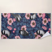 Kichererbsen in wilder Rose in Rosa und Blau Strandtuch (Vorderseite)