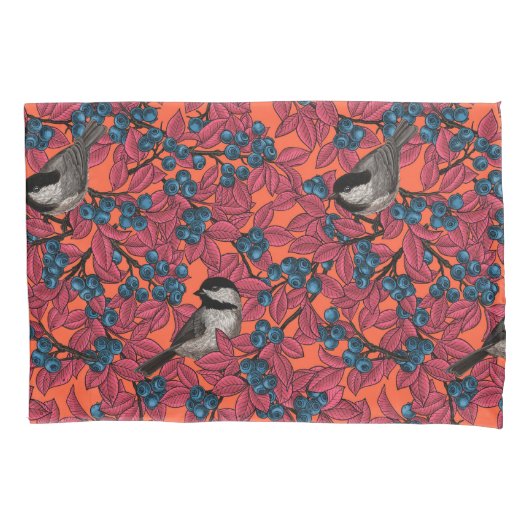 Kichervögel auf Blaubeeren-Ästen auf Orange Kissenbezug (Vorderseite)