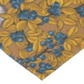 Kichervögel auf den Zweigen der Heidelbeere Tischdecke (Schrägansicht)