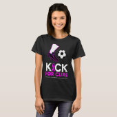 Kick For Cure Fußball Design Brustkrebs T-Shirt (Vorne ganz)