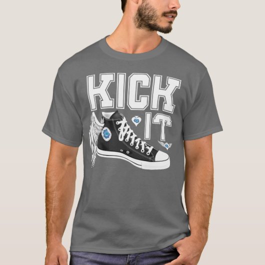 Kick It Sneaker Class Typografy T - Shirt (Vorderseite)