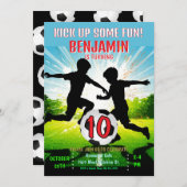 Kick Up Some Fun Soccer Ball Boys Birthday Party Einladung (Vorne/Hinten)