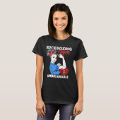 Kickbox-Mama Unzerbrechliche Kickboxer-Mutter Gesc T-Shirt (Vorne ganz)