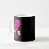 Kickboxen Chick Kickboxer-Trainingshandschuhe auf Kaffeetasse (Vorderseite Links)